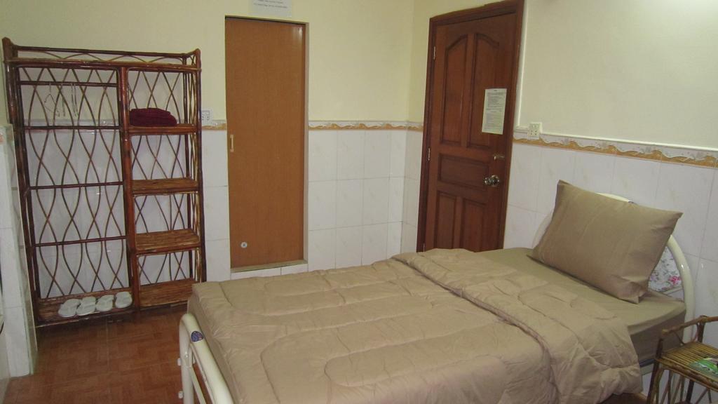 Jun Jun Guesthouse Phnom Penh Exterior foto